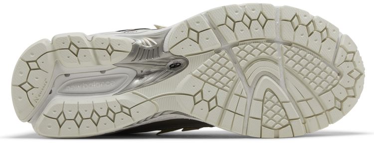 New Balance 1906r Silver