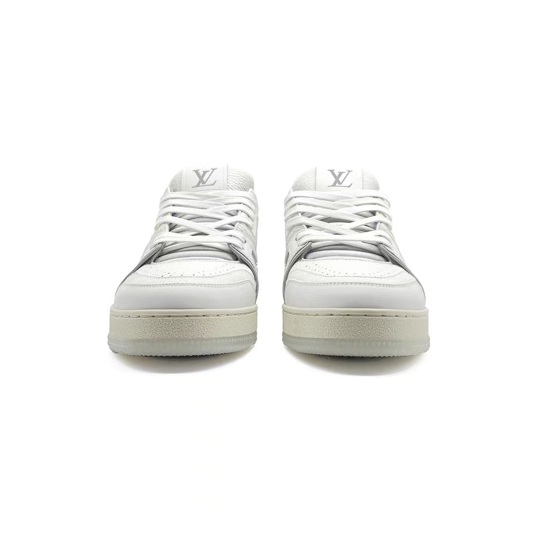 Louis Vuitton Trainer White Signature